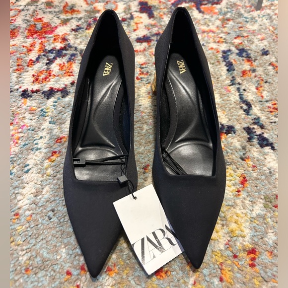 NWT Zara Gold Heeled Pointed Shoe - Picture 2 of 4